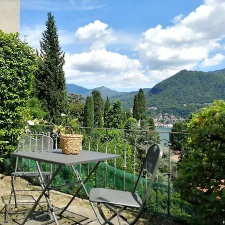 Mauro Apartment. Fresh And Peaceful. Hébergement de vacances *